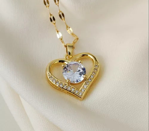 COLLAR CORAZÓN CON DIAMANTE